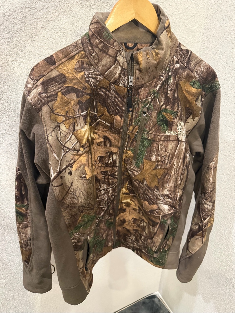 Game Winner Men's L Regular Full Zip Camouflage Hunting Jacket RealTree